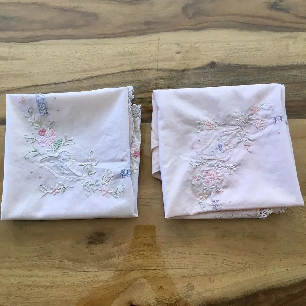 lot of 2 round Vintage table clothes- 31” diameter embroidery